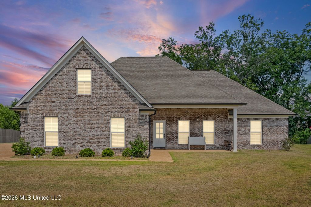 122 Honor Cove, Senatobia, MS 38668 — exterior