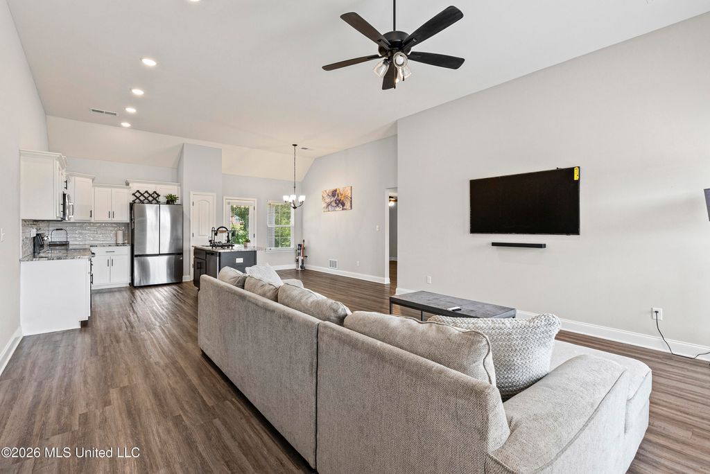 122 Honor Cove, Senatobia, MS 38668 — photo 2