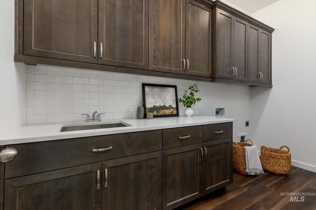 5522 Sparky Ave, Caldwell, ID 83607
