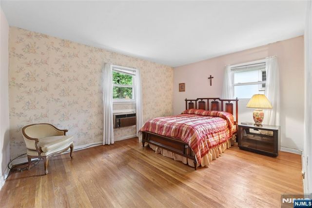 48 Rutgers Street, Closter, NJ 07624