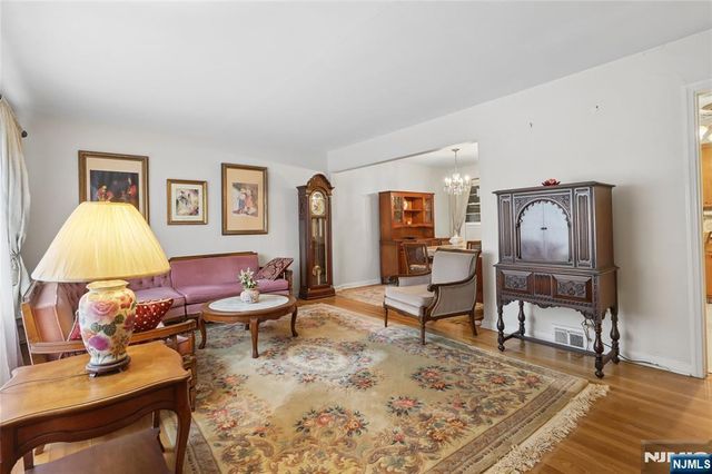 48 Rutgers Street, Closter, NJ 07624