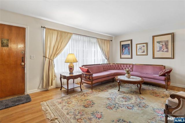 48 Rutgers Street, Closter, NJ 07624