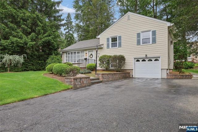 48 Rutgers Street, Closter, NJ 07624