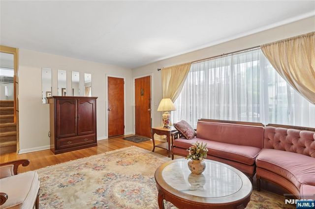48 Rutgers Street, Closter, NJ 07624