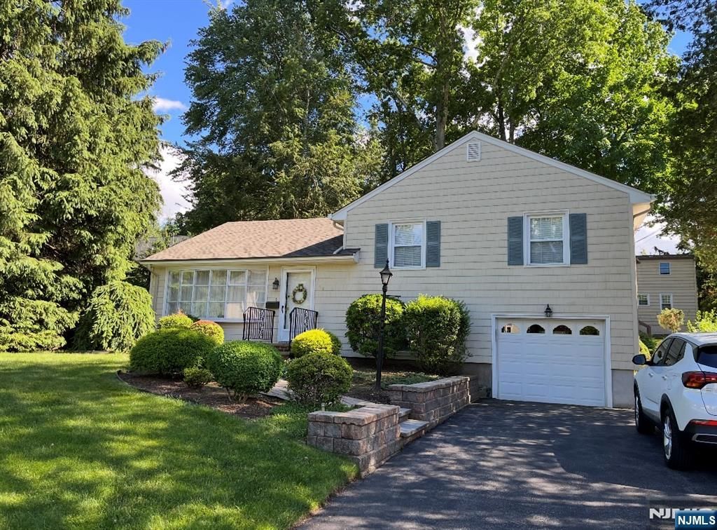 48 Rutgers Street, Closter, NJ 07624