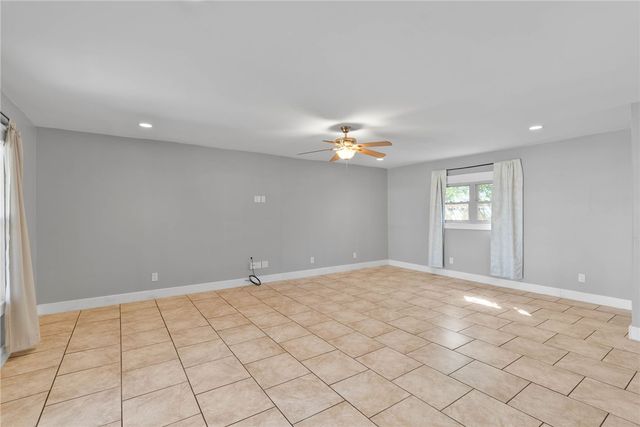 4810 Calallen Dr, Corpus Christi, TX 78410