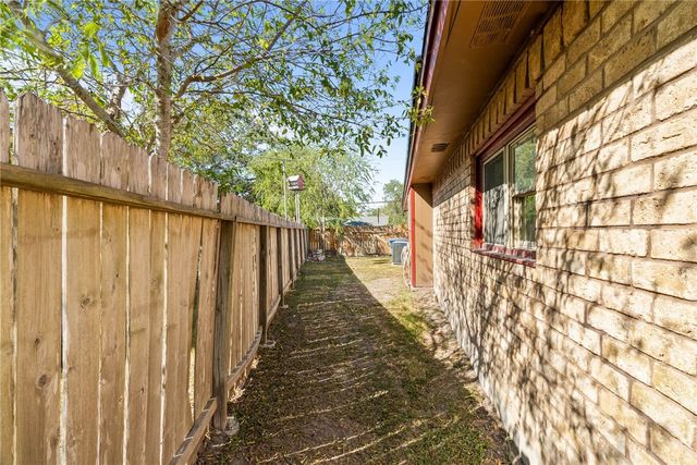 4810 Calallen Dr, Corpus Christi, TX 78410