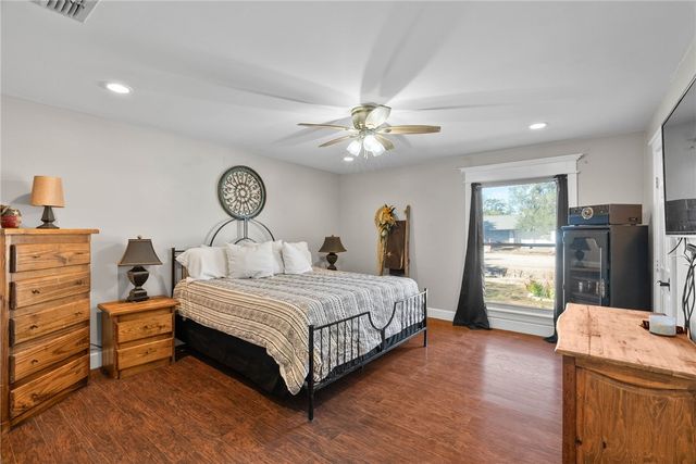 4810 Calallen Dr, Corpus Christi, TX 78410