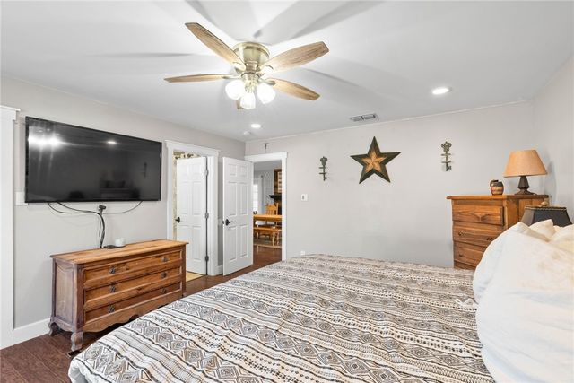 4810 Calallen Dr, Corpus Christi, TX 78410