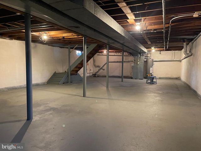 140 CASTLE HEIGHTS AVE, Pennsville, NJ 08070