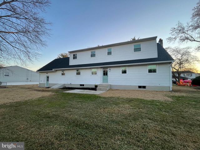 140 CASTLE HEIGHTS AVE, Pennsville, NJ 08070