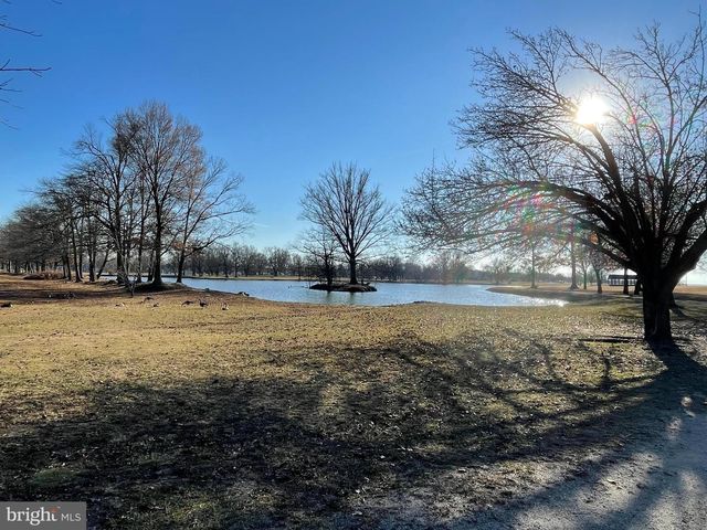 140 CASTLE HEIGHTS AVE, Pennsville, NJ 08070