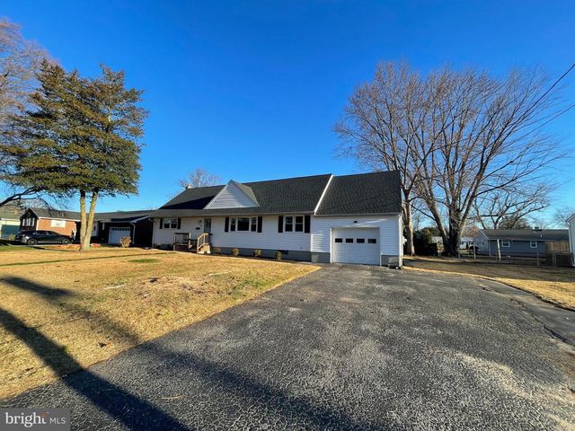 140 CASTLE HEIGHTS AVE, Pennsville, NJ 08070