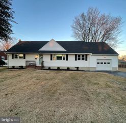 140 CASTLE HEIGHTS AVE, Pennsville, NJ 08070