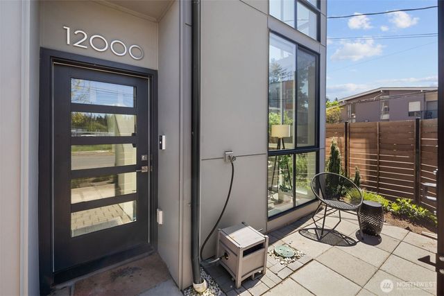 12000 31st Avenue NE, Seattle, WA 98125