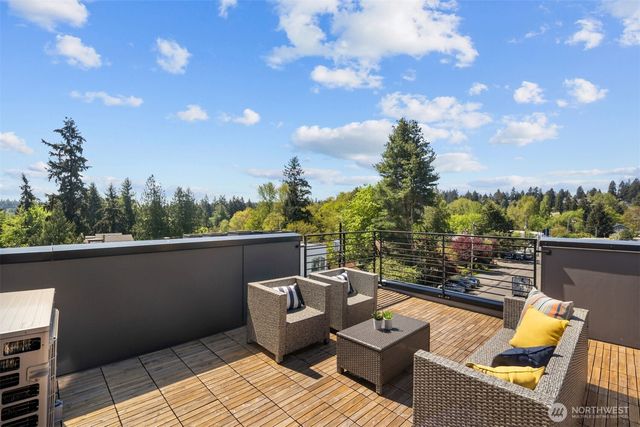 12000 31st Avenue NE, Seattle, WA 98125