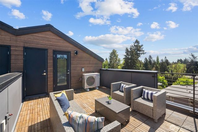 12000 31st Avenue NE, Seattle, WA 98125