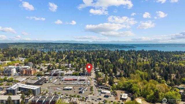 12000 31st Avenue NE, Seattle, WA 98125