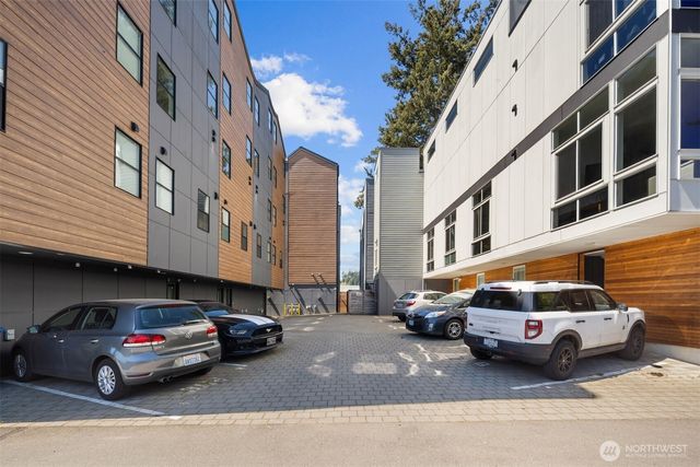 12000 31st Avenue NE, Seattle, WA 98125