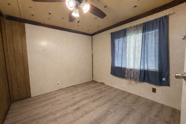 200 Olive Street, Emhouse, TX 75110