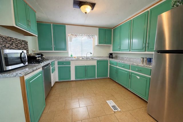 200 Olive Street, Emhouse, TX 75110