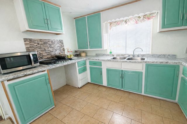 200 Olive Street, Emhouse, TX 75110