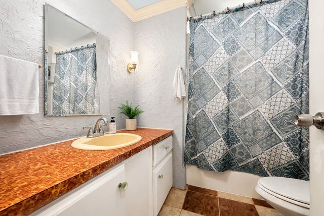 200 Olive Street, Emhouse, TX 75110