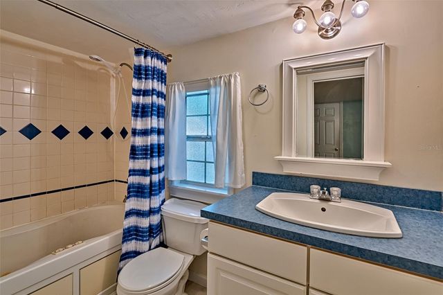 930 NW 29TH PLACE, Gainesville, FL 32609