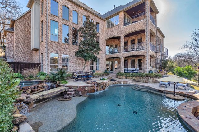 715 Winding Bend Circle, Highland Village, TX 75077