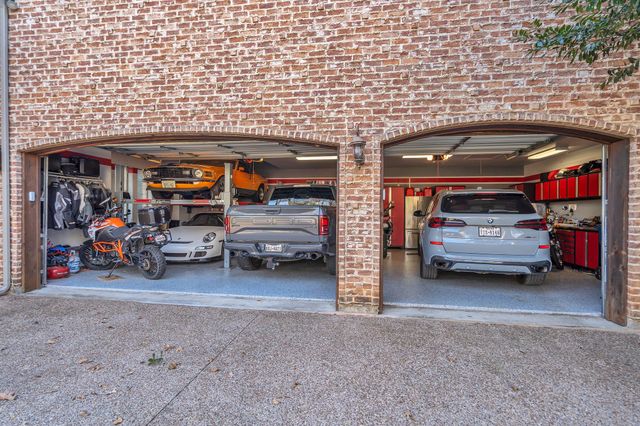 715 Winding Bend Circle, Highland Village, TX 75077