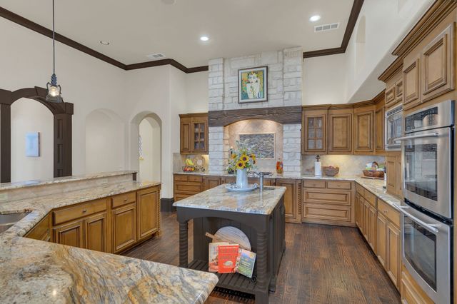 715 Winding Bend Circle, Highland Village, TX 75077