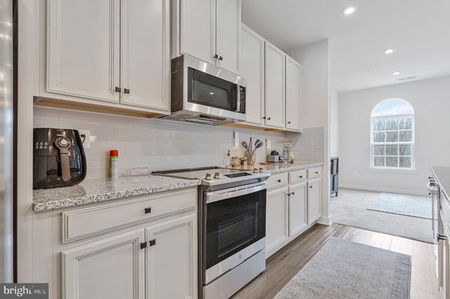 10910 PRESIDENTIAL PKWY, Upper Marlboro, MD 20772