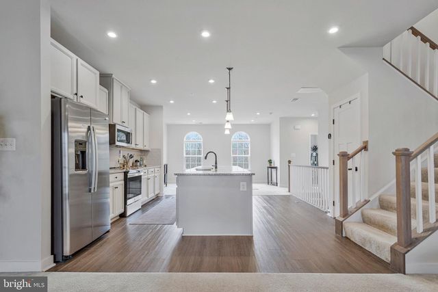 10910 PRESIDENTIAL PKWY, Upper Marlboro, MD 20772