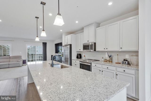 10910 PRESIDENTIAL PKWY, Upper Marlboro, MD 20772