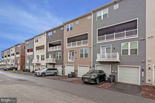 10910 PRESIDENTIAL PKWY, Upper Marlboro, MD 20772