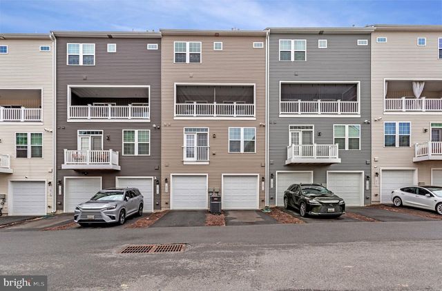 10910 PRESIDENTIAL PKWY, Upper Marlboro, MD 20772