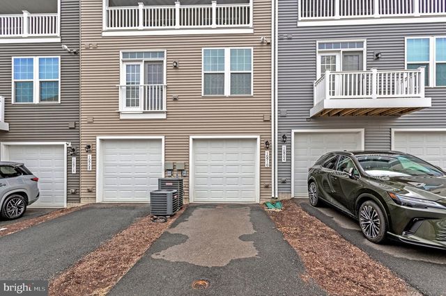 10910 PRESIDENTIAL PKWY, Upper Marlboro, MD 20772