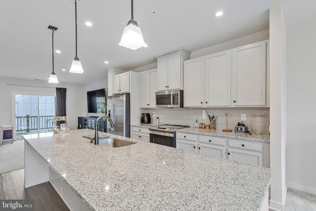 10910 PRESIDENTIAL PKWY, Upper Marlboro, MD 20772