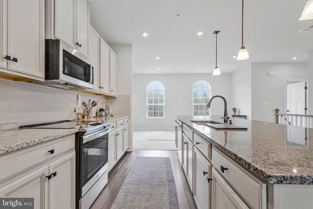 10910 PRESIDENTIAL PKWY, Upper Marlboro, MD 20772