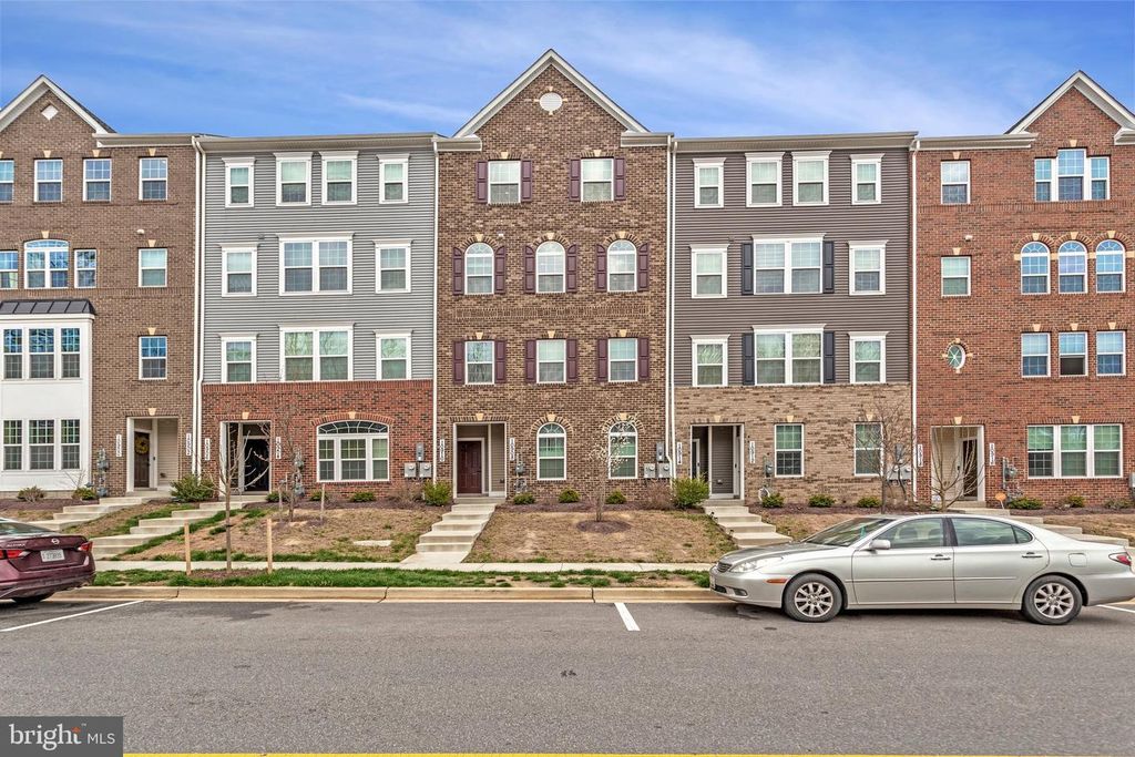 10910 PRESIDENTIAL PKWY, Upper Marlboro, MD 20772