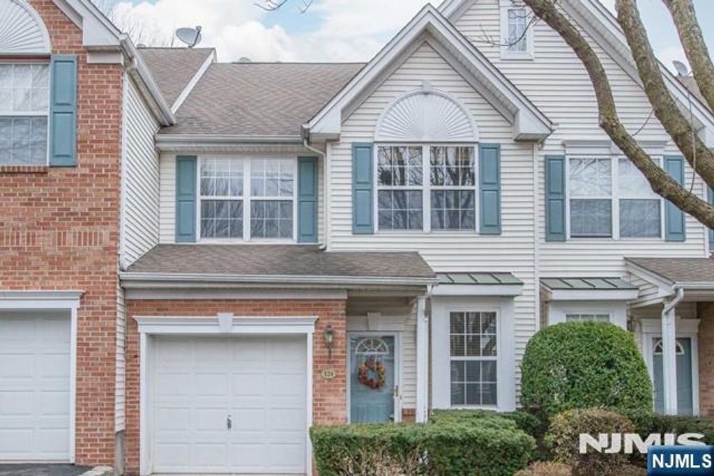 124 Stratford Drive, Nutley, NJ 07110