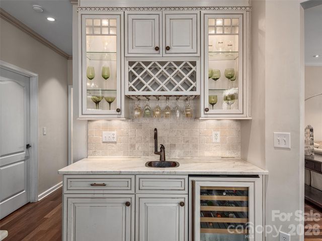 335 Red Fox Circle, Asheville, NC 28803