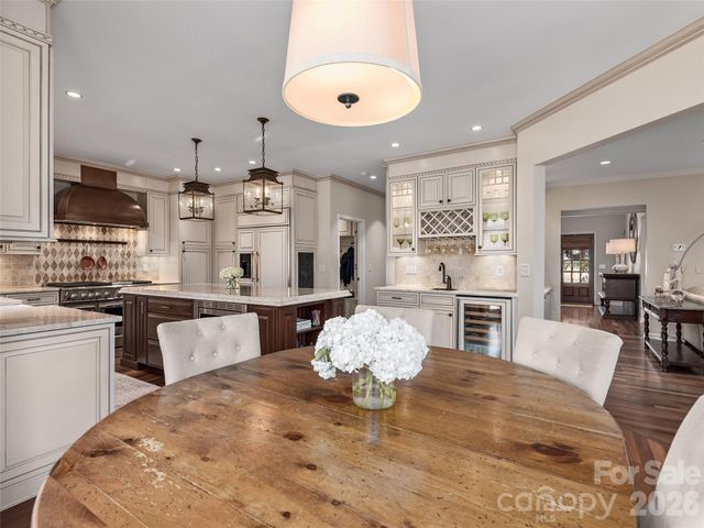 335 Red Fox Circle, Asheville, NC 28803