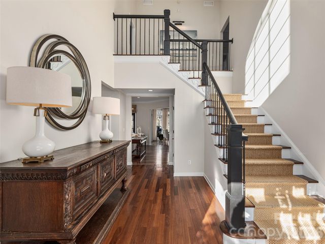 335 Red Fox Circle, Asheville, NC 28803