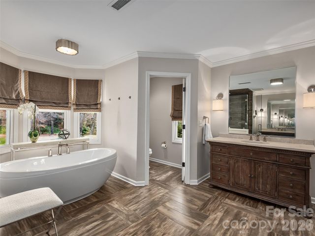 335 Red Fox Circle, Asheville, NC 28803