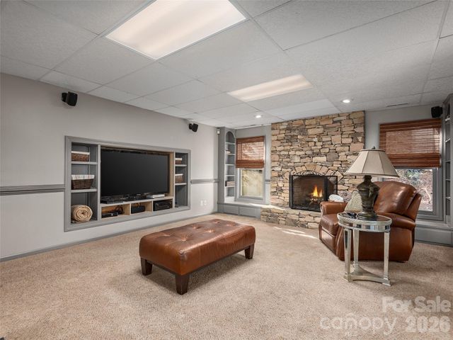 335 Red Fox Circle, Asheville, NC 28803