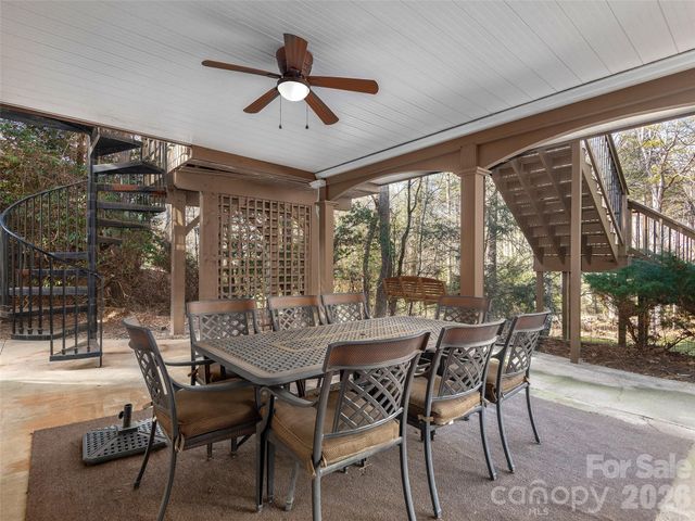 335 Red Fox Circle, Asheville, NC 28803