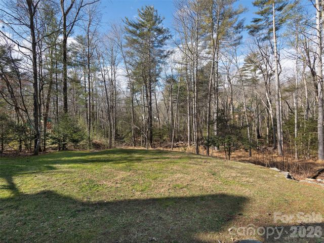 335 Red Fox Circle, Asheville, NC 28803