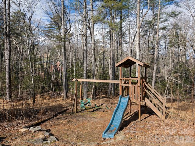 335 Red Fox Circle, Asheville, NC 28803