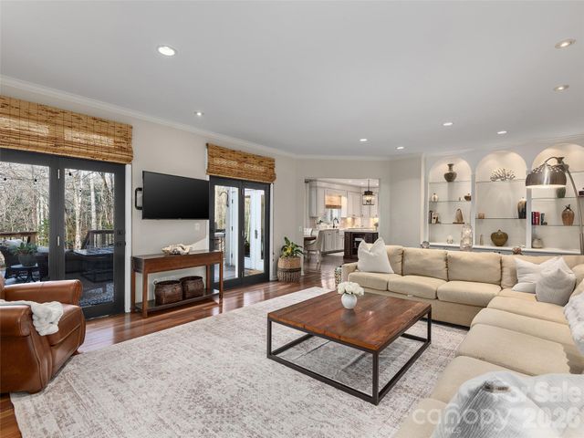 335 Red Fox Circle, Asheville, NC 28803